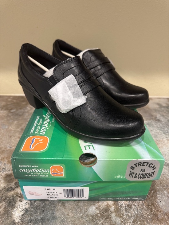 easy street Shoes - easy street Black Leather Slip-On Flats with Low Heel